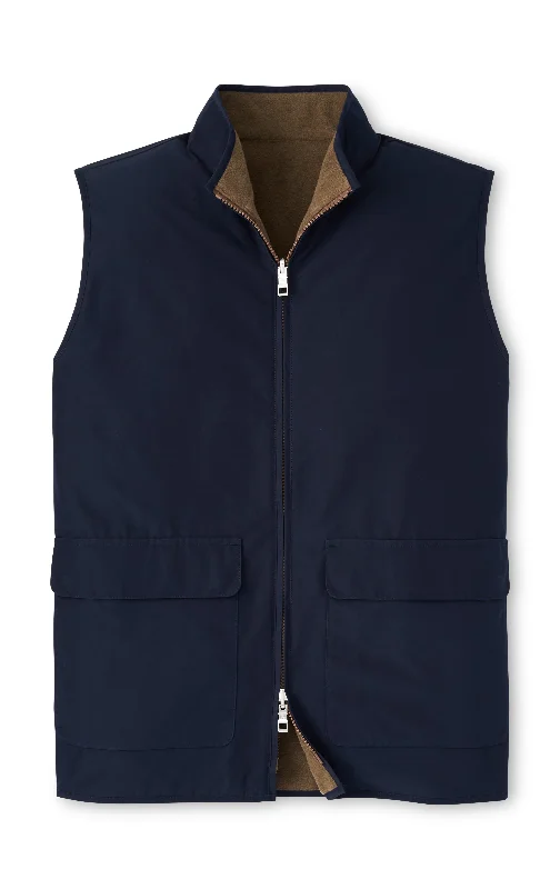 Peter Millar Brentwood Reversible Fleece Vest in Navy Trendy Men's Scandinavian